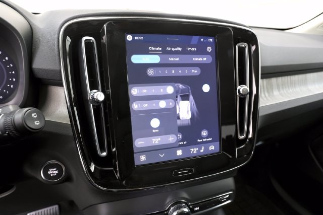2026 Volvo XC40 Plus - Photo 24