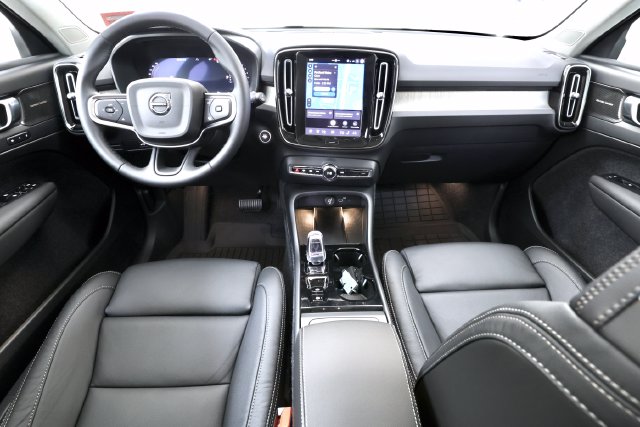 New 2026 Volvo XC40 B5 Plus SUV