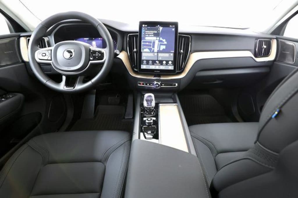 New 2026 Volvo XC60 B5 Plus SUV