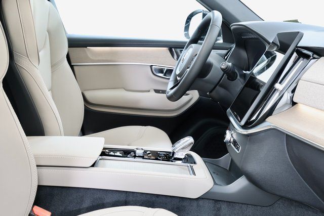2026 Volvo XC90 Plus - Photo 21