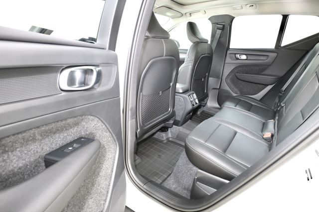 2026 Volvo XC40 Plus - Photo 15