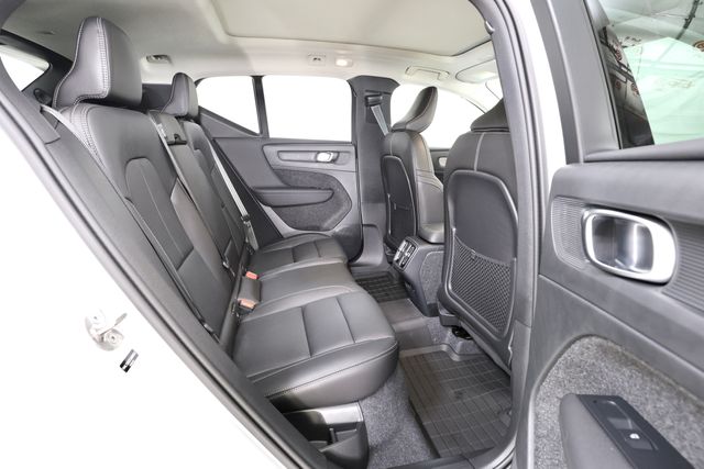 2026 Volvo XC40 Plus - Photo 19