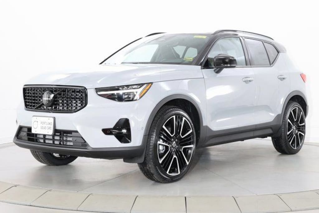 New 2026 Volvo XC40 B5 Ultra Black Edition SUV
