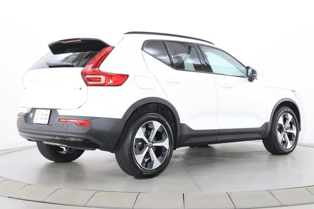 2026 Volvo XC40 Plus - Photo 8