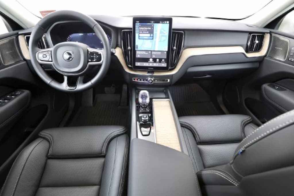 New 2027 Volvo XC60 B5 Ultra SUV