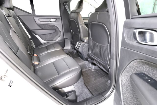 2026 Volvo XC40 Plus - Photo 18