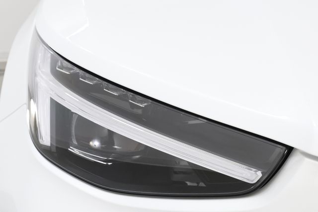2026 Volvo XC40 Plus - Photo 11