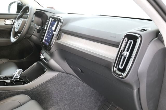 2026 Volvo XC40 Plus - Photo 20