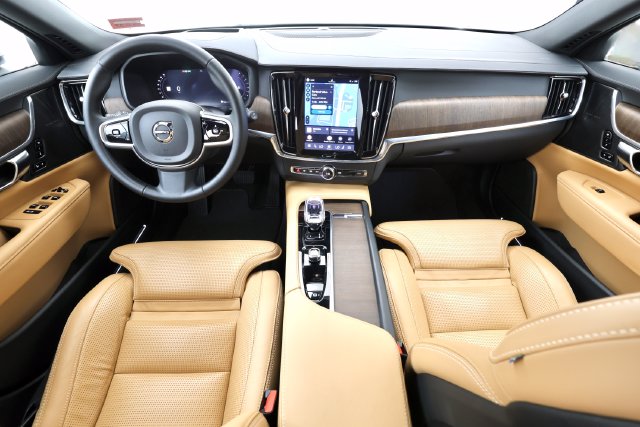 Certified 2025 Volvo V90 Cross Country B6 Ultra Wagon