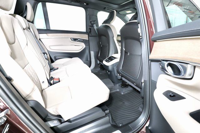 2026 Volvo XC90 Plus - Photo 18