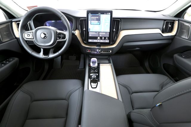 New 2027 Volvo XC60 Plus SUV