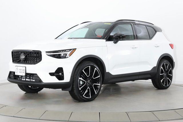New 2026 Volvo XC40 B5 Ultra Black Edition SUV