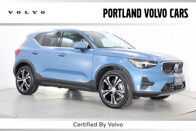 2025 Volvo XC40