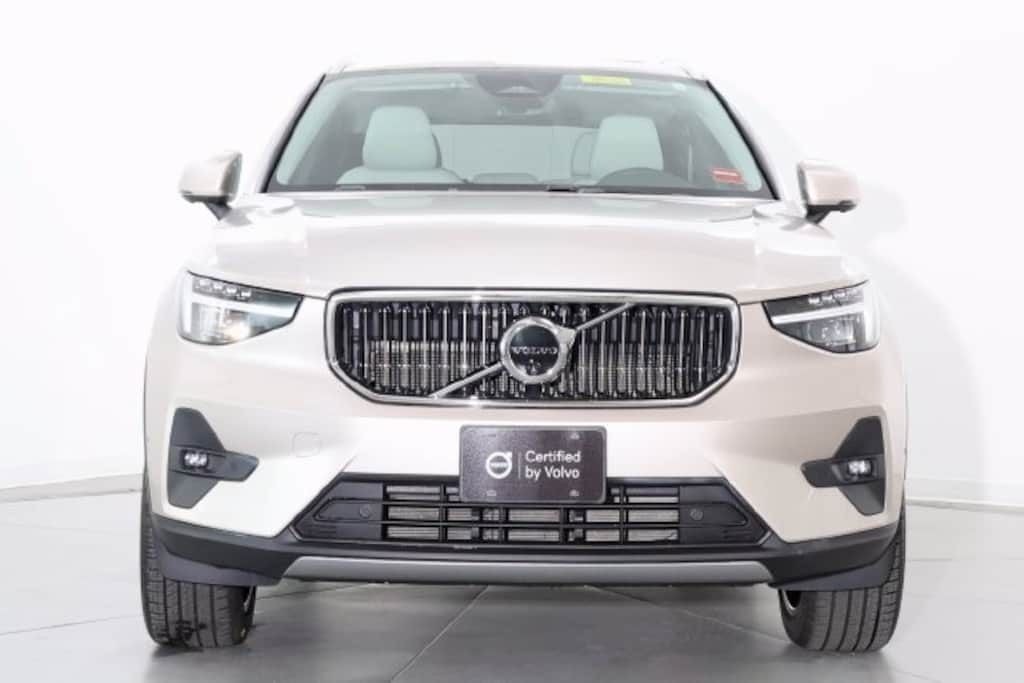 Certified 2024 Volvo XC40 B5 Ultimate Bright SUV