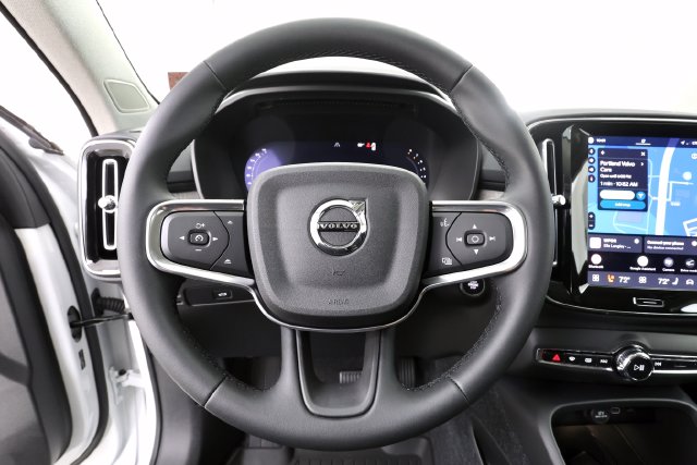 2026 Volvo XC40 Plus - Photo 22