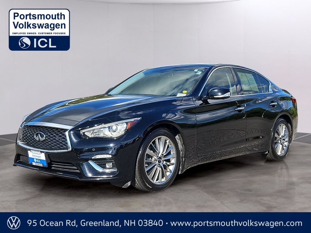 2023 INFINITI Q50 LUXE