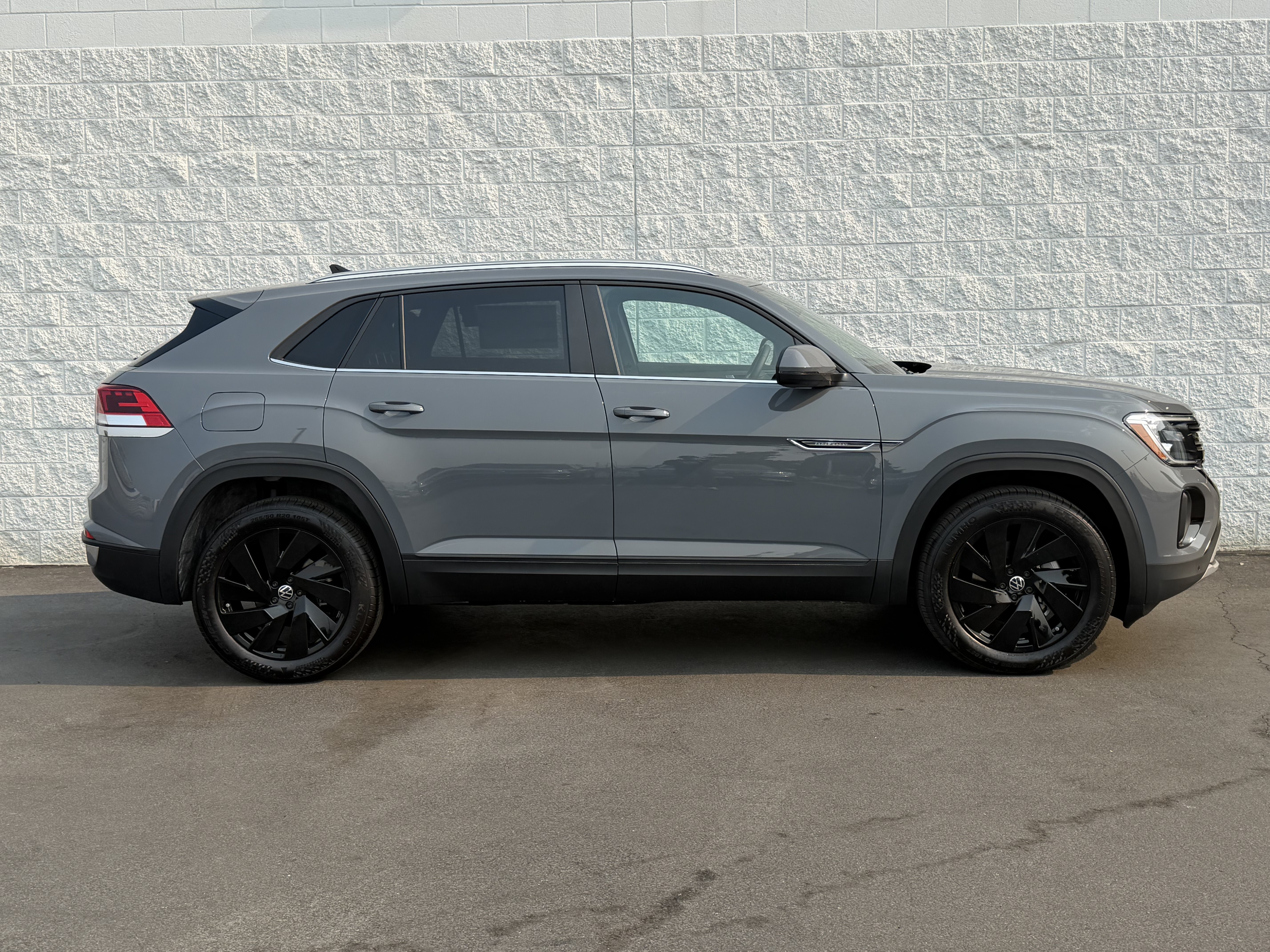 New 2026 Volkswagen Atlas Cross Sport 2.0T SE w/Technology 2.0T SE w/Technology 4MOTION