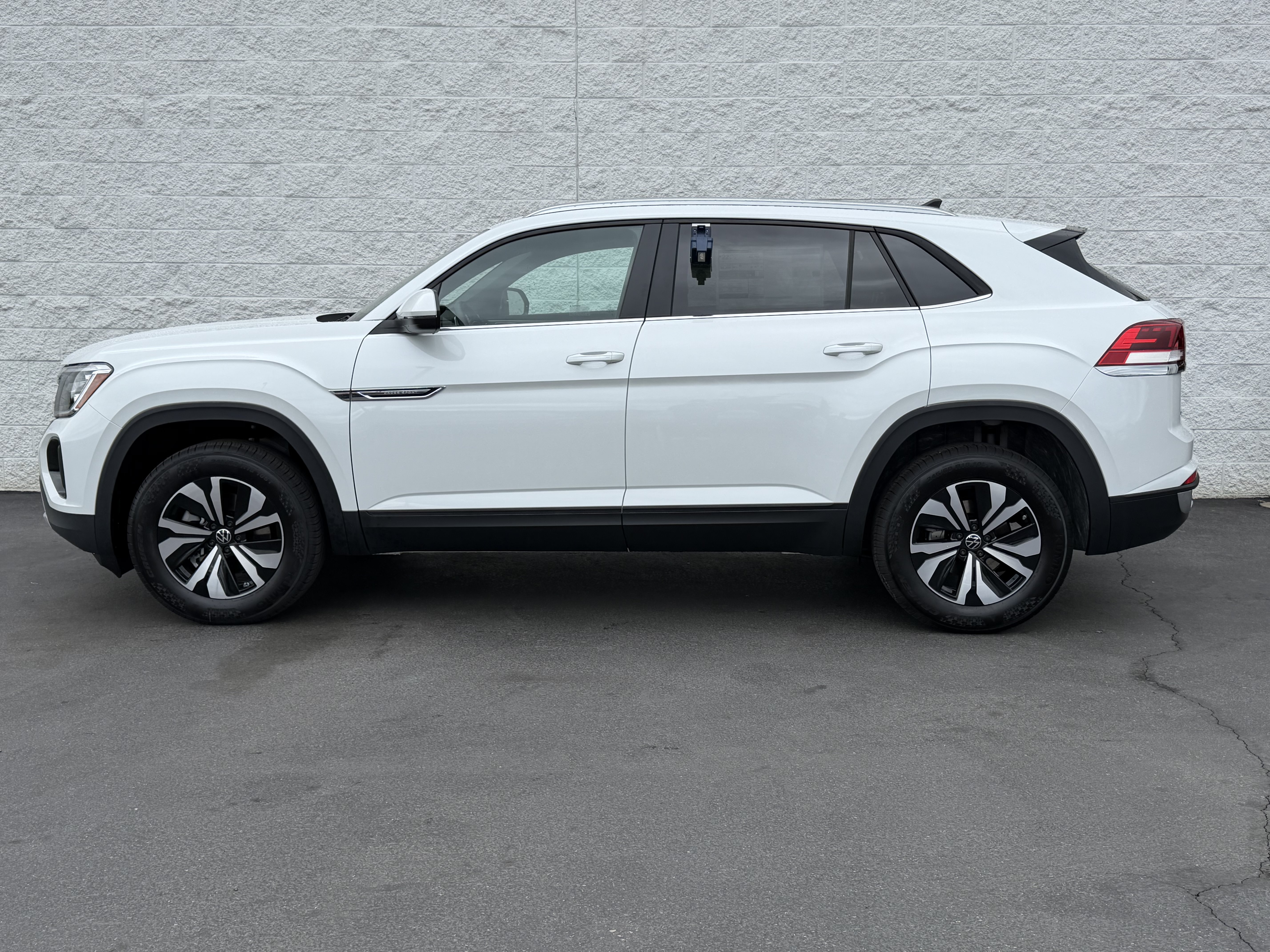 New 2026 Volkswagen Atlas Cross Sport 2.0T SE 2.0T SE 4MOTION