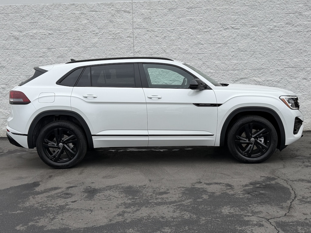 New 2026 Volkswagen Atlas Cross Sport SEL R-Line Black SUV