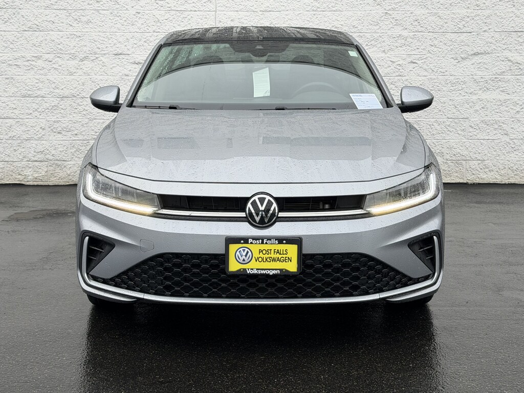 Used 2025 Volkswagen Jetta SE SE Auto