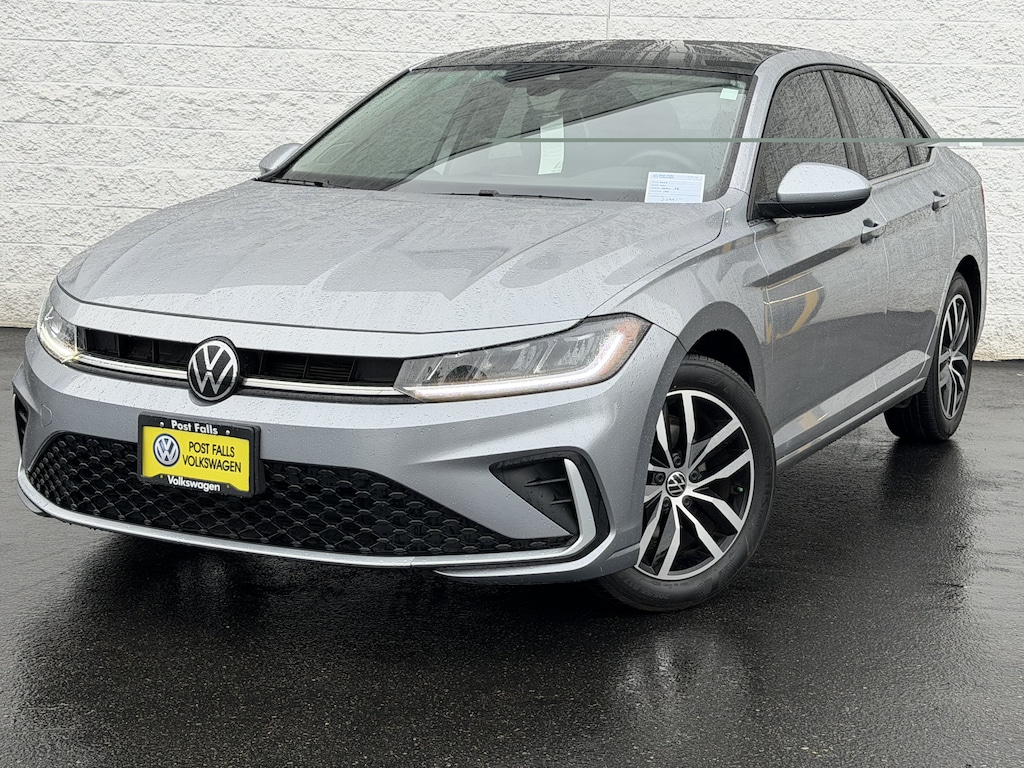 Used 2025 Volkswagen Jetta SE SE Auto