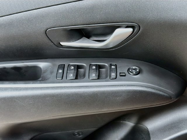 2023 Hyundai Tucson SE - Photo 16