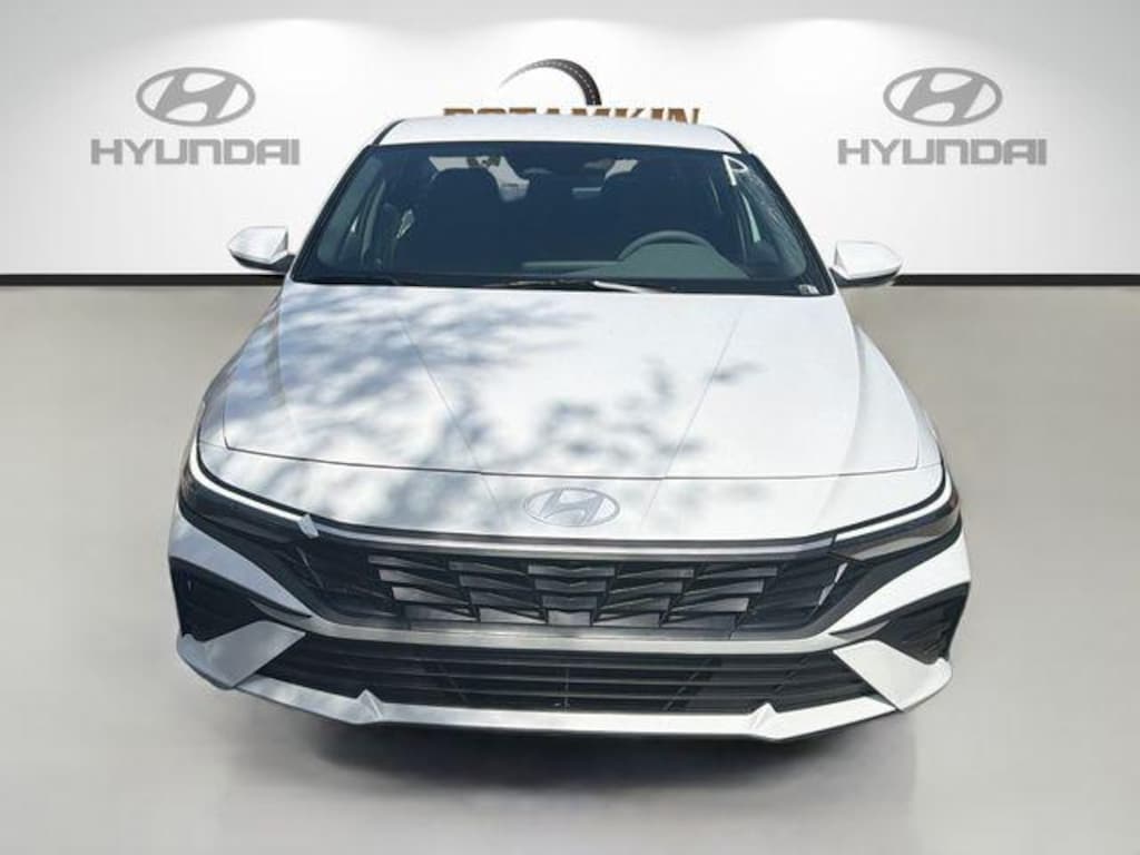 New 2026 Hyundai Elantra SE Sedan