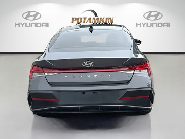 2025 Hyundai Elantra SEL - Photo 6