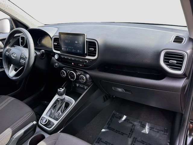 2025 Hyundai Venue SEL - Photo 28