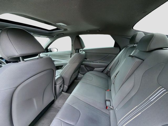 2025 Hyundai Elantra SEL - Photo 23
