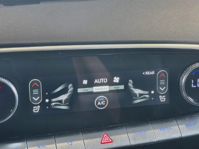 2025 GENESIS GV70 Standard - Photo 20
