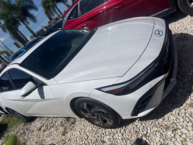 2024 Hyundai Elantra SEL - Photo 4