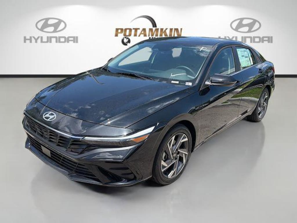 New 2026 Hyundai Elantra Limited Sedan