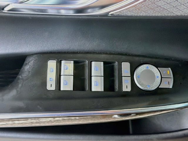 2025 GENESIS GV70 Standard - Photo 17