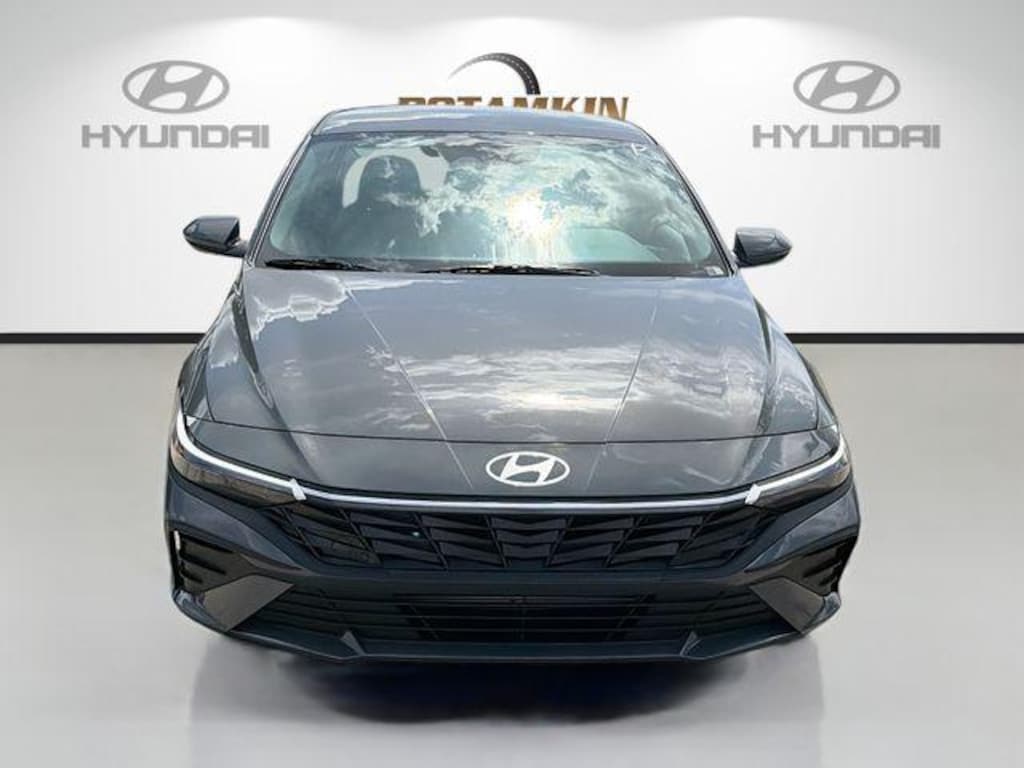 New 2026 Hyundai Elantra SE Sedan