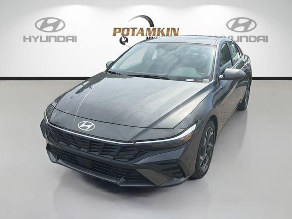 New 2026 Hyundai Elantra Limited Sedan