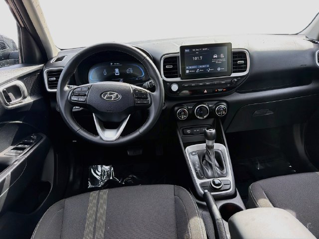 2025 Hyundai Venue SEL - Photo 22