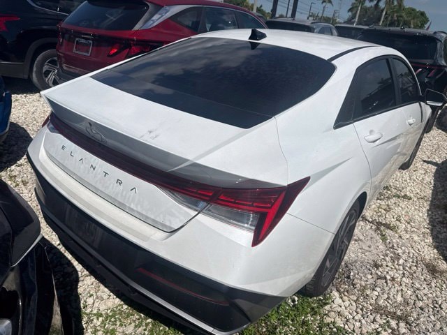 2024 Hyundai Elantra SEL - Photo 6