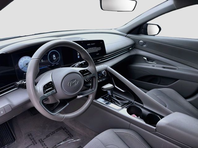 2025 Hyundai Elantra SEL - Photo 9
