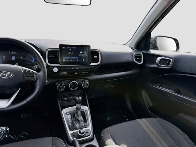 2025 Hyundai Venue SEL - Photo 23
