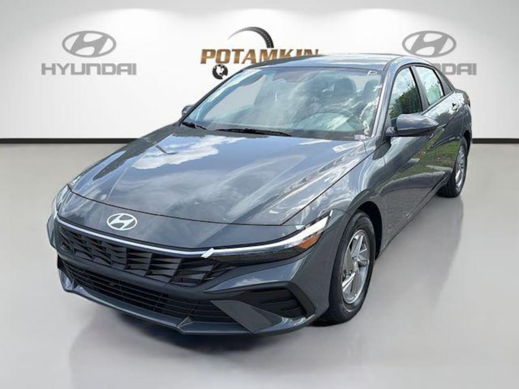 New 2026 Hyundai Elantra SE Sedan