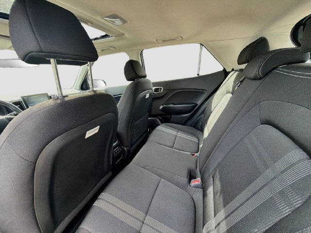 2025 Hyundai Venue SEL - Photo 24