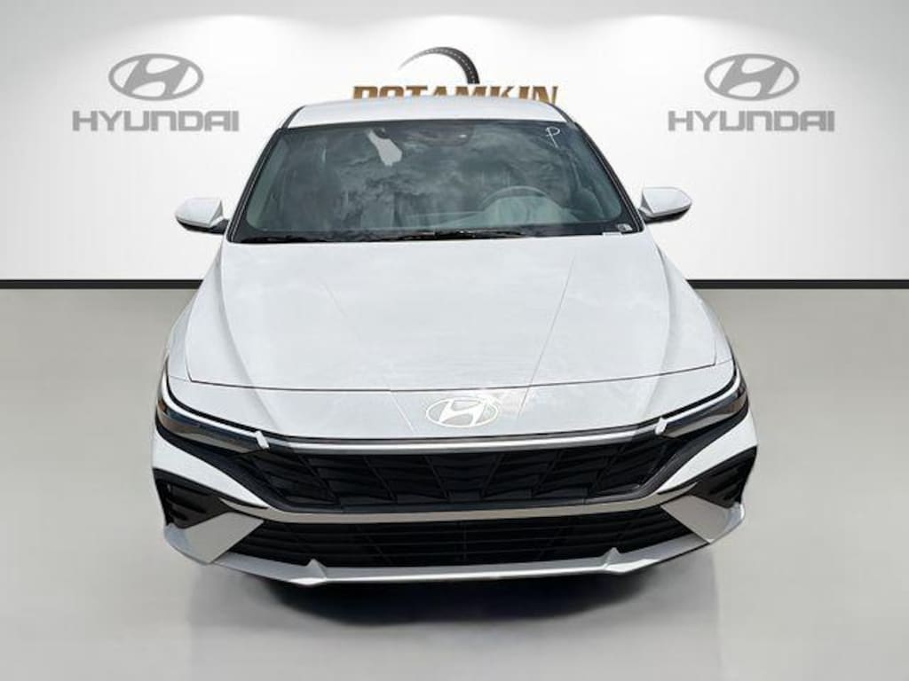 New 2026 Hyundai Elantra SE Sedan