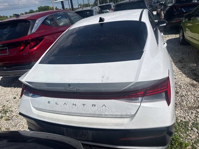 2024 Hyundai Elantra SEL - Photo 7