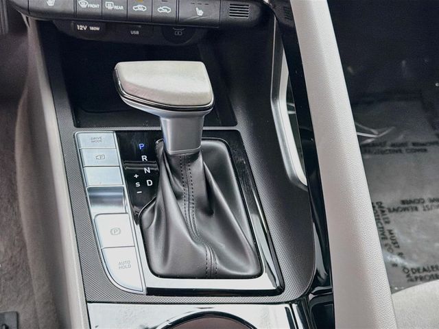 2025 Hyundai Elantra SEL - Photo 16