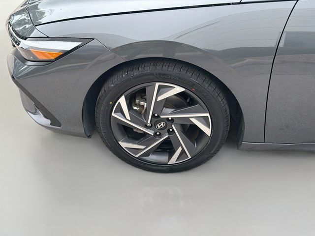 2025 Hyundai Elantra SEL - Photo 29