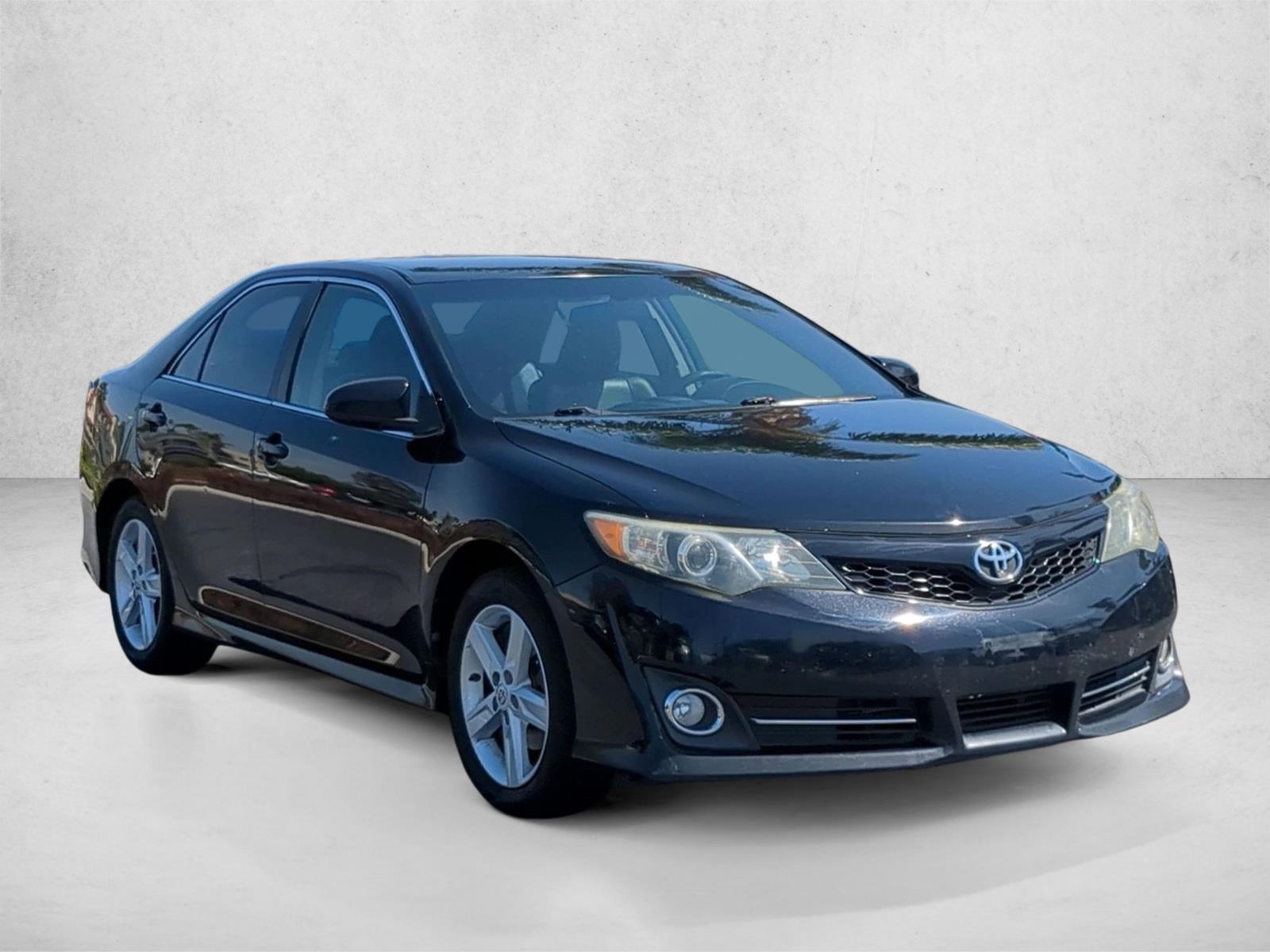 Used 2012 Toyota Camry SE Sedan
