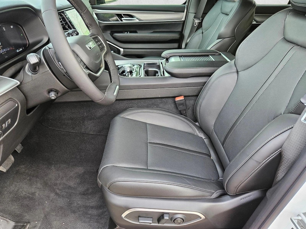 New 2026 Jeep Grand Wagoneer Upland SUV