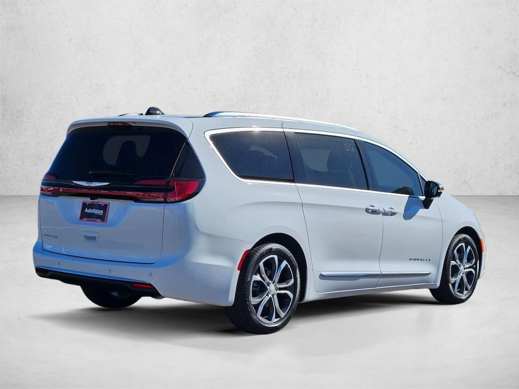New 2026 Chrysler Pacifica Pinnacle Van Passenger Van