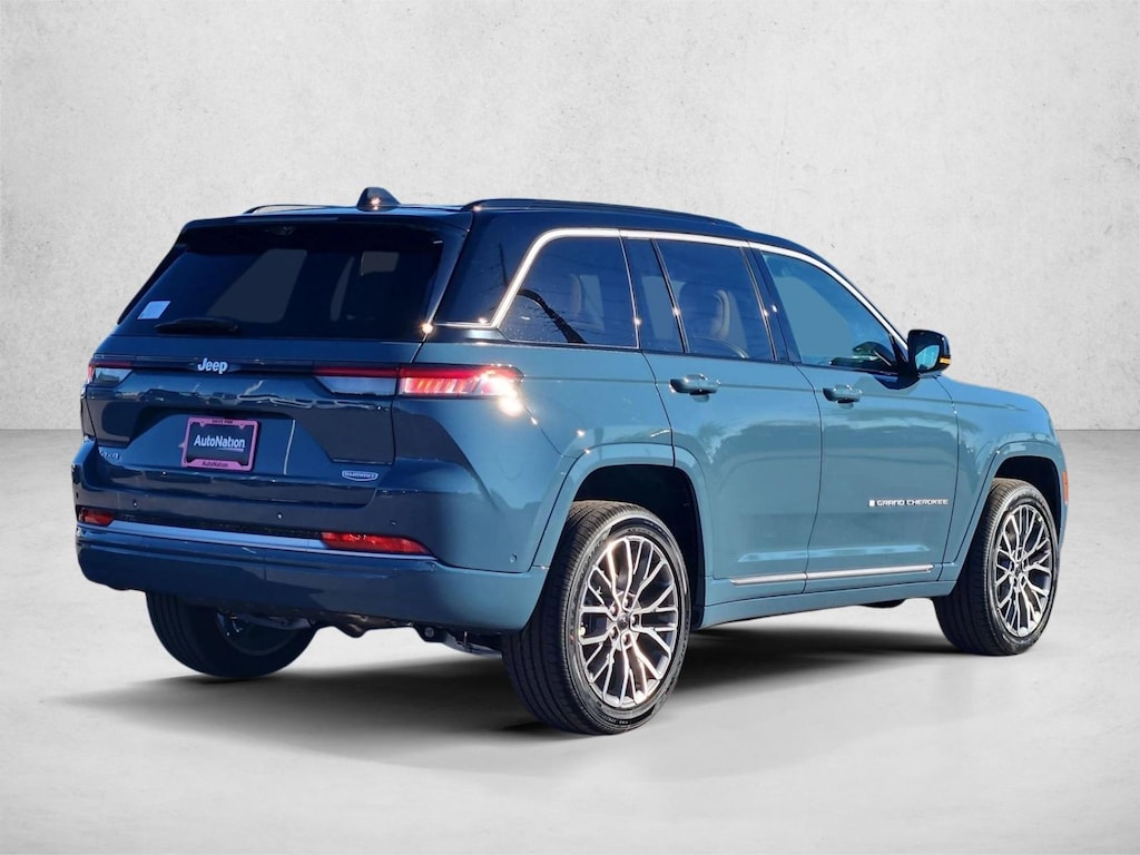 New 2027 Jeep Grand Cherokee Summit SUV